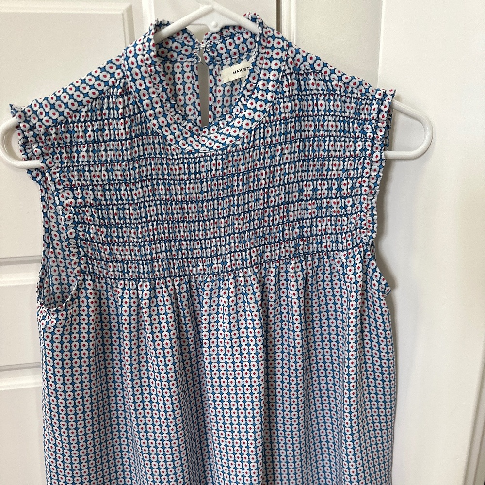 Max Studio sleeveless blouse